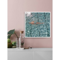 Постер "Женщина плавает в бассейне"