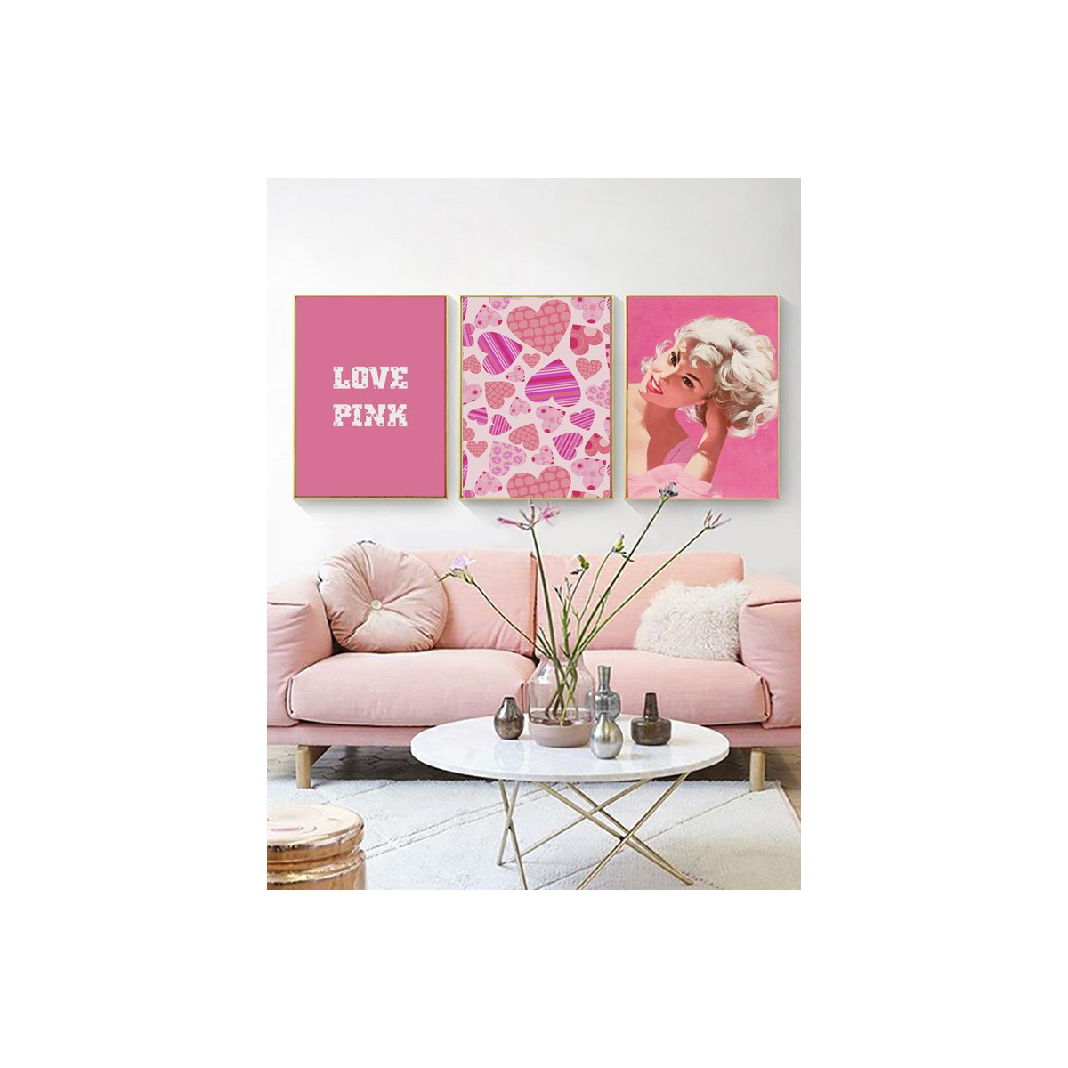 Комплект постеров в рамках "Love pink"